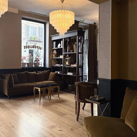 New République 4* Parigi