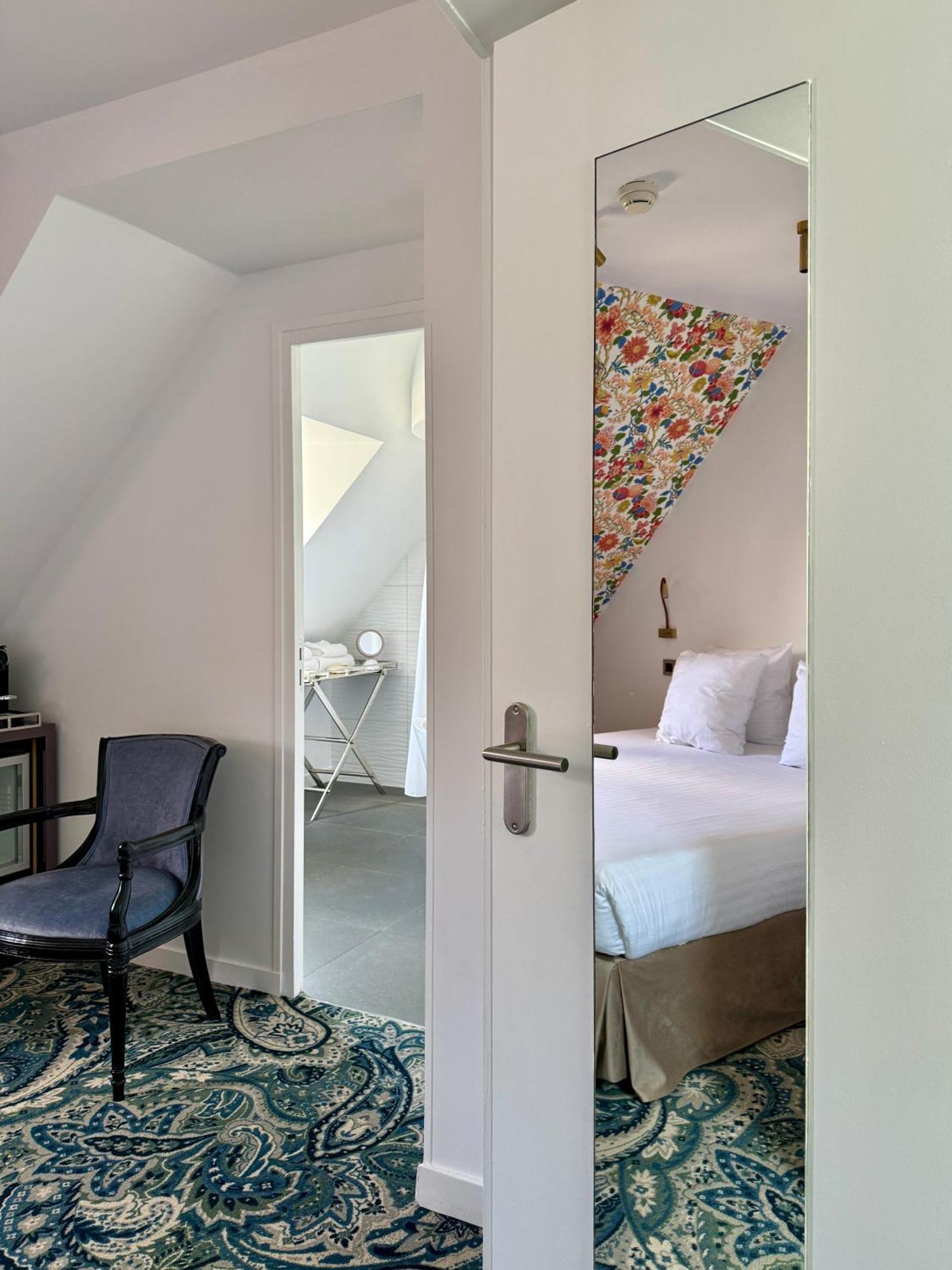 Hotel New Republique 4*